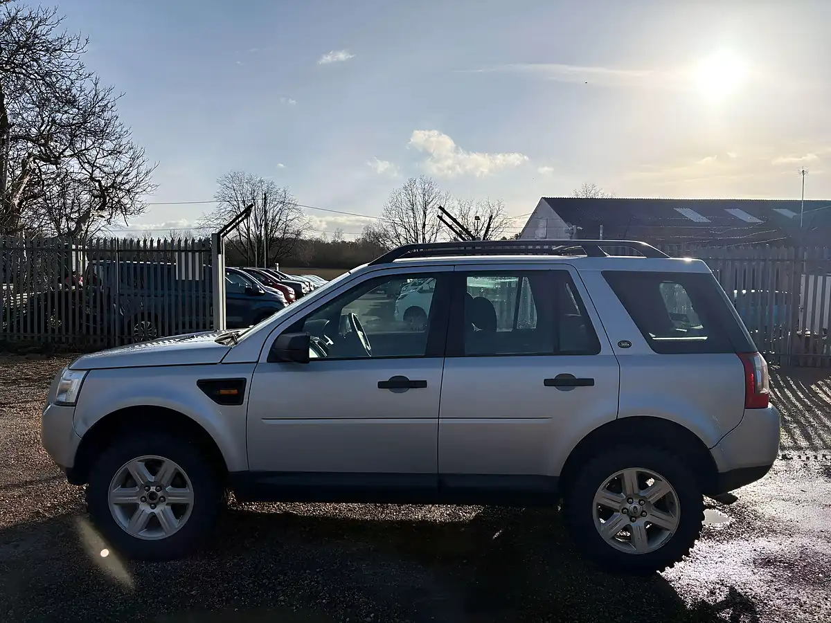 Used 2008 Land Rover Freelander 2 S Silver - Interior and Exterior details 3