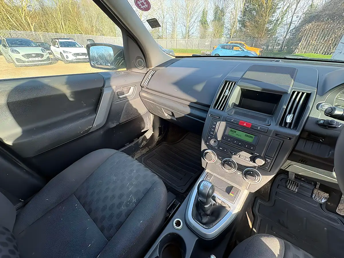 Used 2008 Land Rover Freelander 2 S Silver - Interior and Exterior details 9