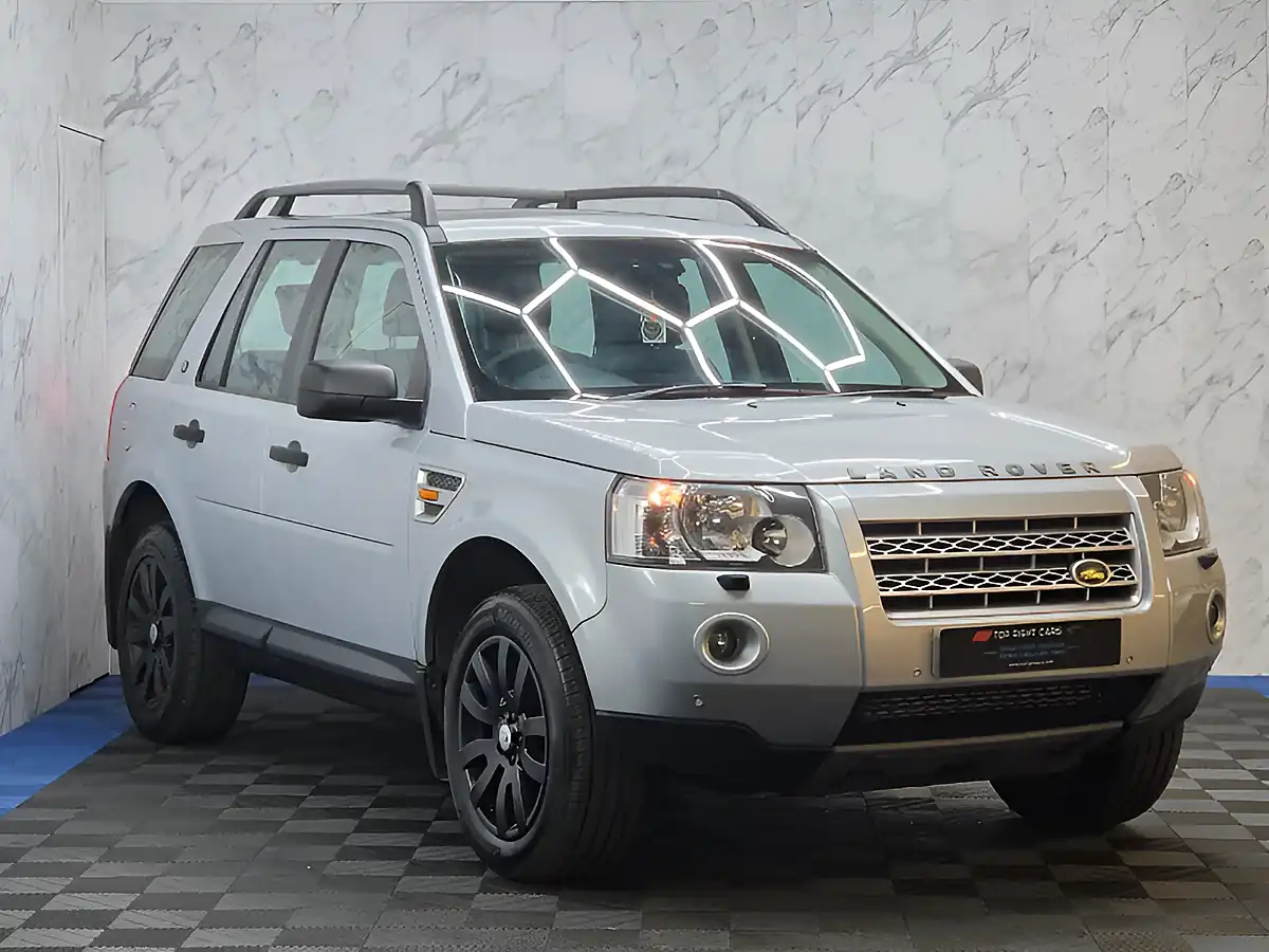 Used 2008 Land Rover Freelander 2 Se Silver - Front View