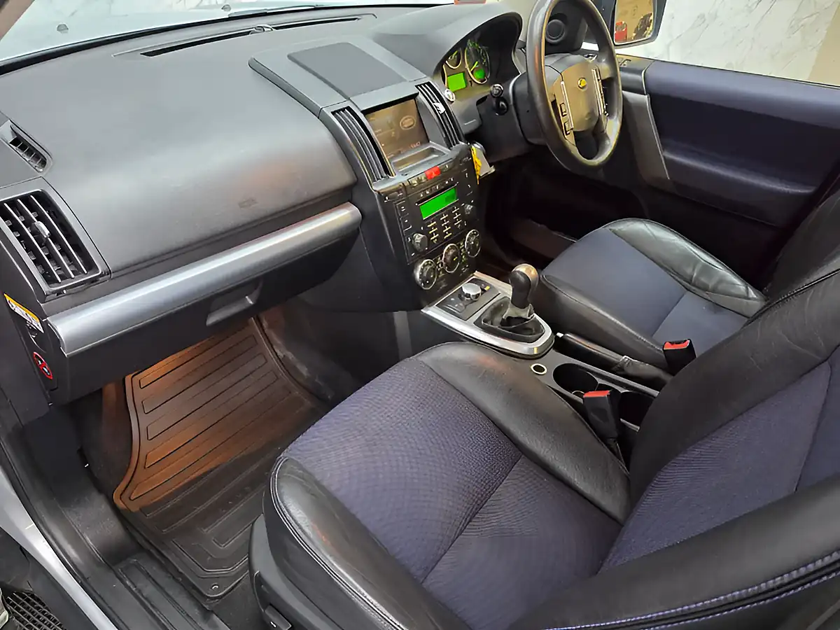 Used 2008 Land Rover Freelander 2 Se Silver - Interior and Exterior details 13