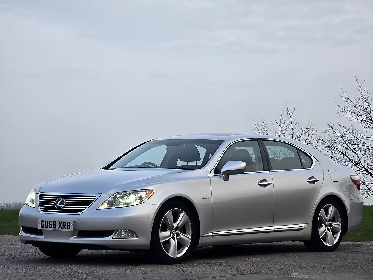 Used 2008 Lexus Ls Se-L Silver - Interior and Exterior details 17