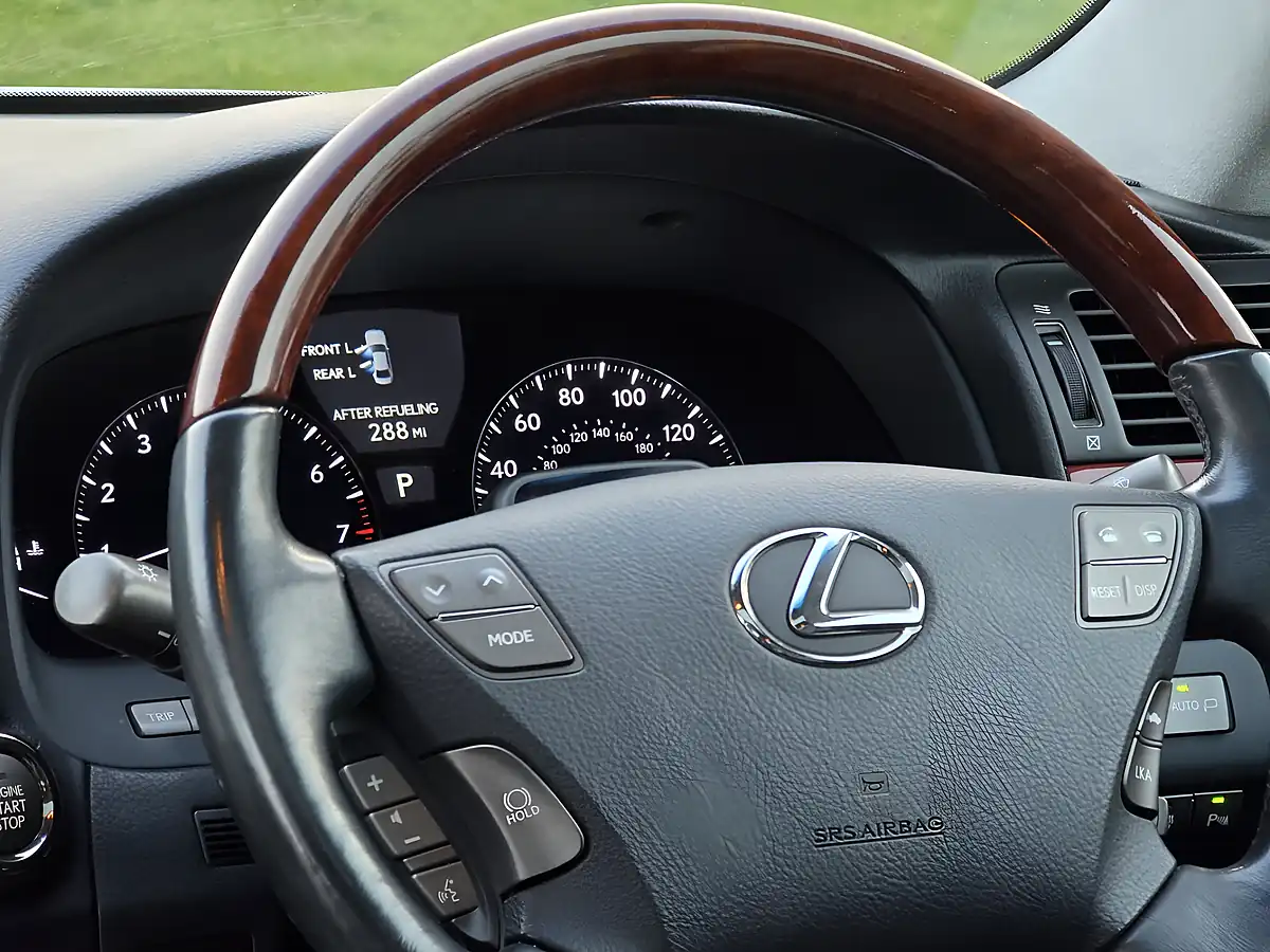 Used 2008 Lexus Ls Se-L Silver - Interior and Exterior details 2