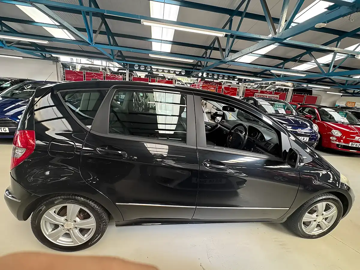 Used 2008 Mercedes-Benz a Class Avantgarde Se Black - Interior and Exterior details 12