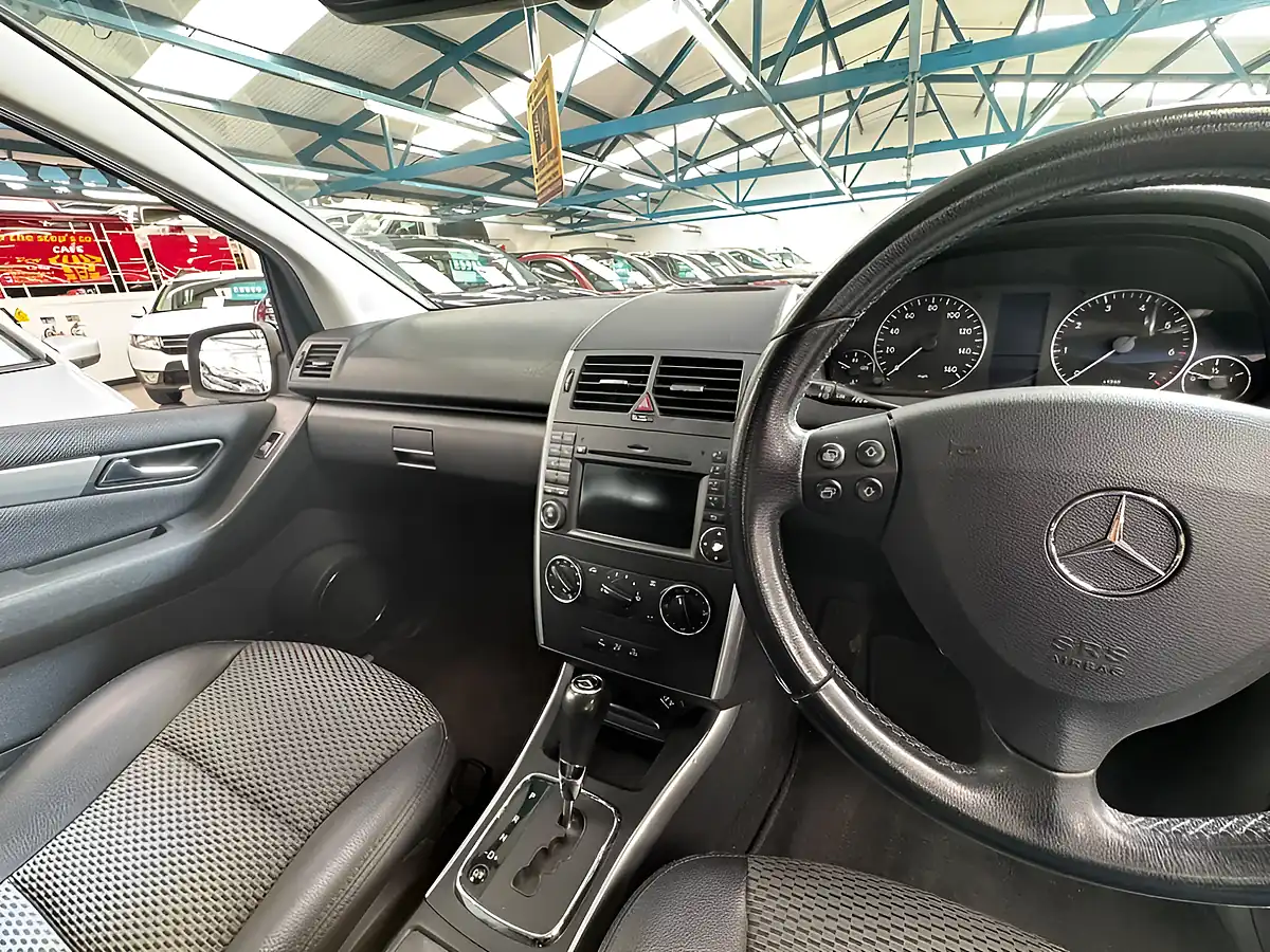 Used 2008 Mercedes-Benz a Class Avantgarde Se Black - Interior and Exterior details 13