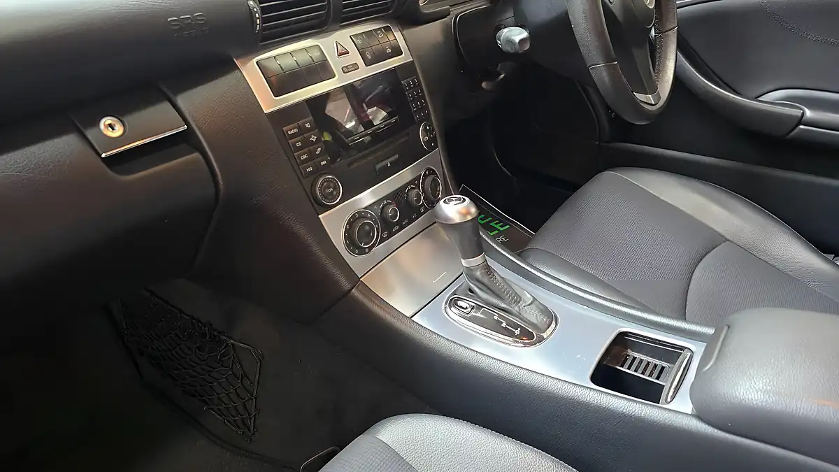 Used 2008 Mercedes-Benz Clc Class Se Silver - Interior and Exterior details 11