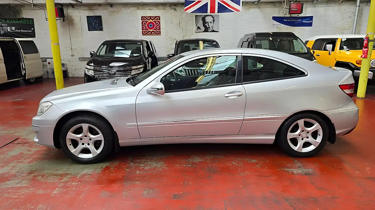Used 2008 Mercedes-Benz Clc Class Se Silver - Interior and Exterior details 4