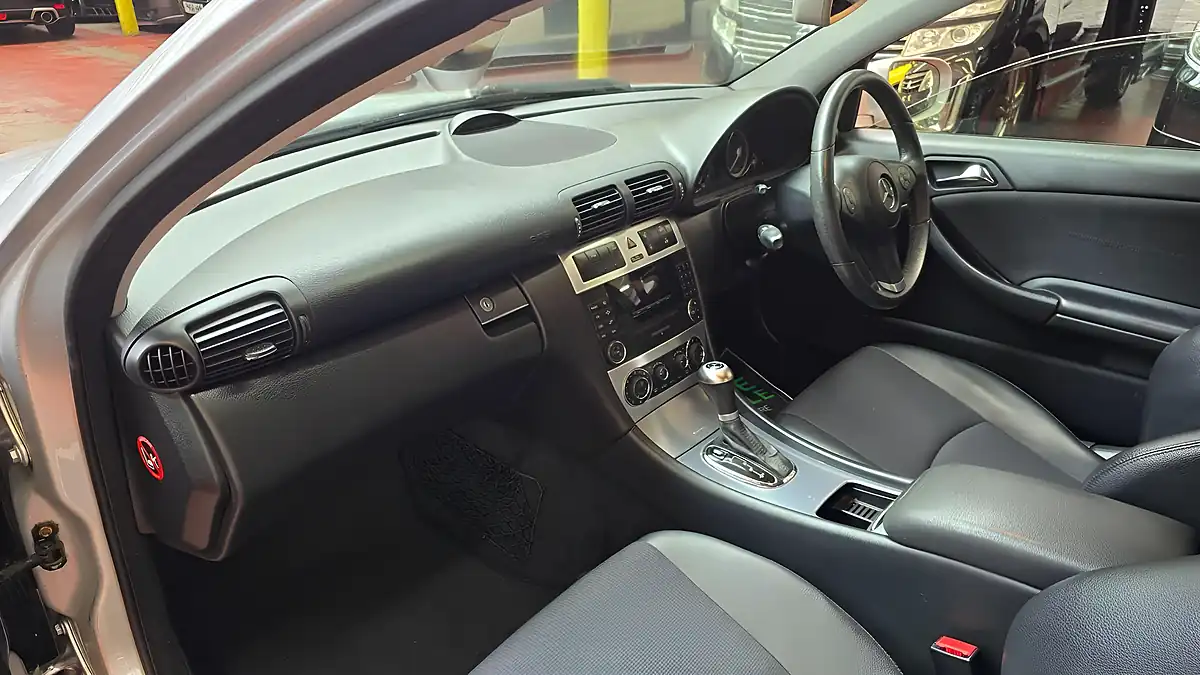 Used 2008 Mercedes-Benz Clc Class Se Silver - Interior and Exterior details 6