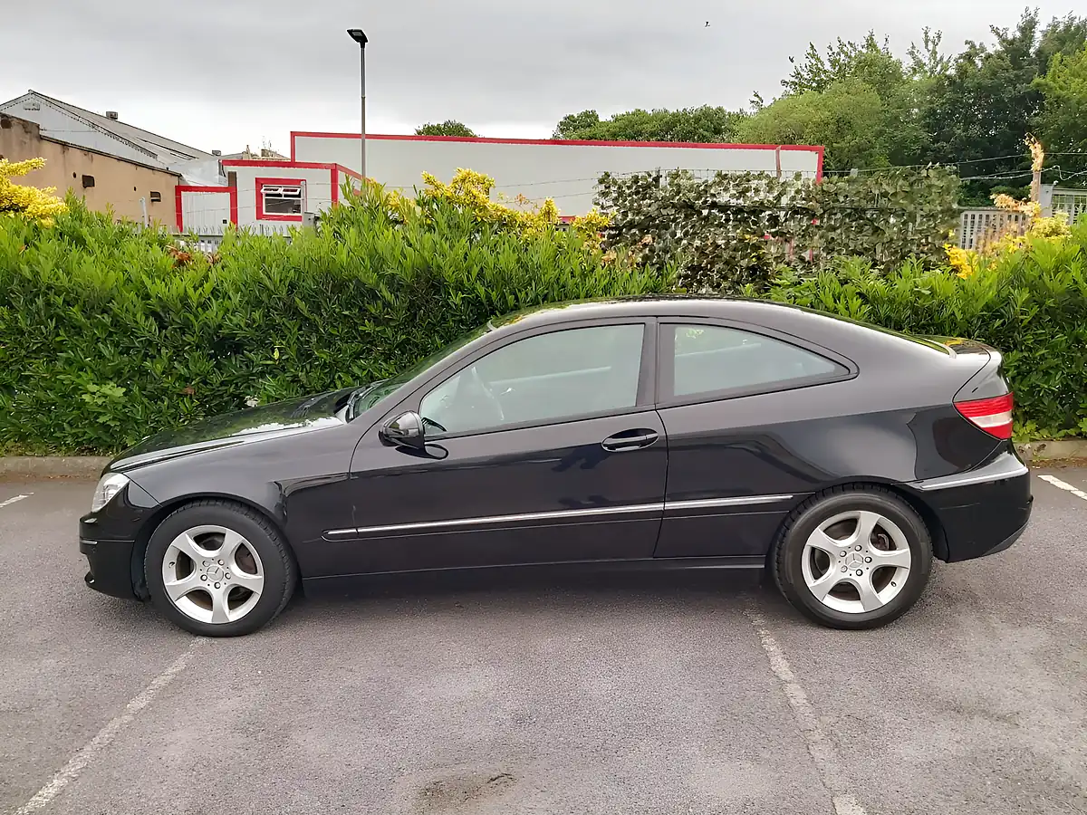 Used 2008 Mercedes-Benz Clc Se Obsidian Black - Interior and Exterior details 7