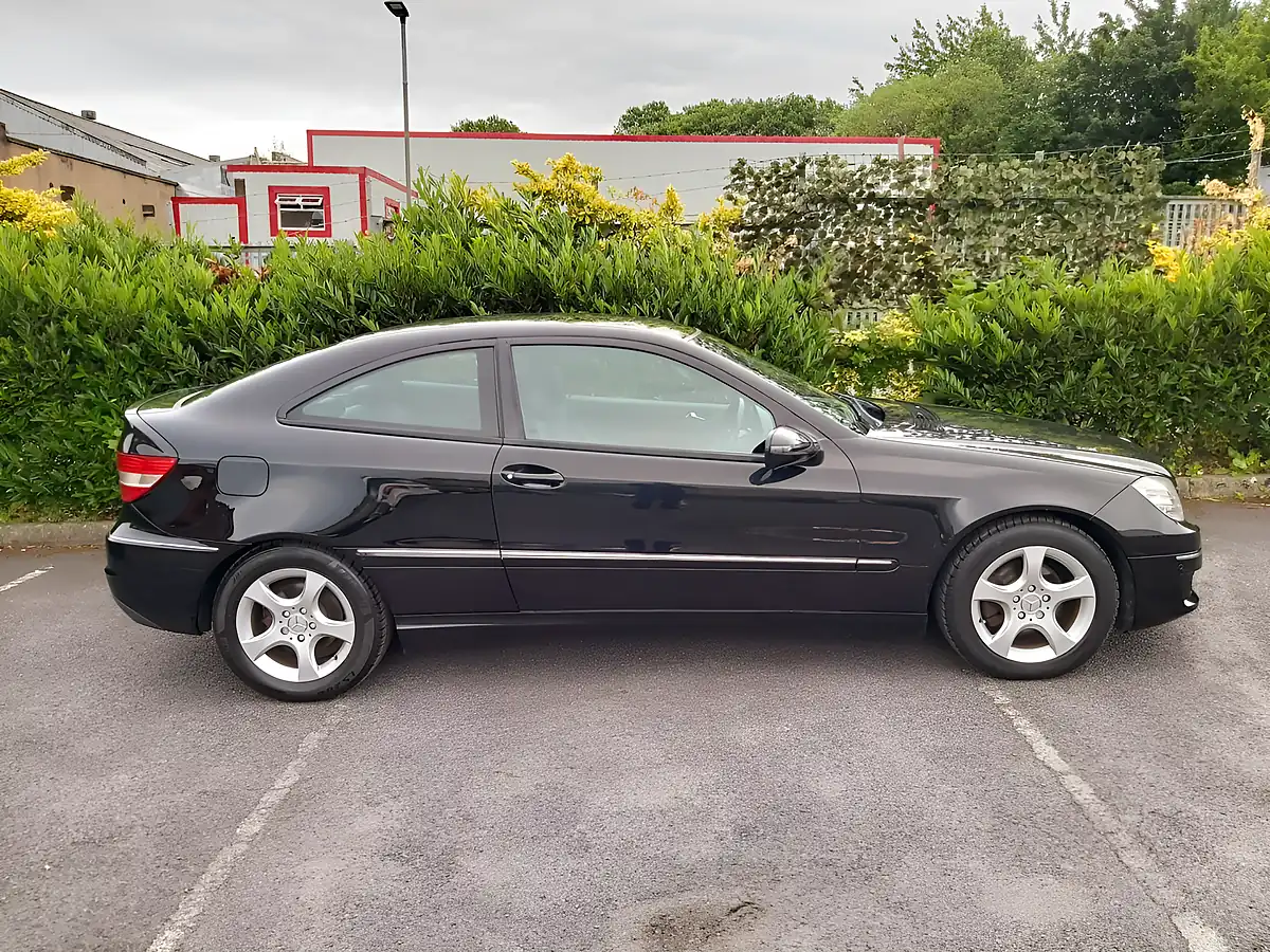 Used 2008 Mercedes-Benz Clc Se Obsidian Black - Interior and Exterior details 9
