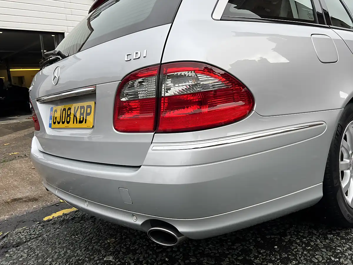 Used 2008 Mercedes-Benz E Class Elegance Bright Silver Metallic - Interior and Exterior details 14