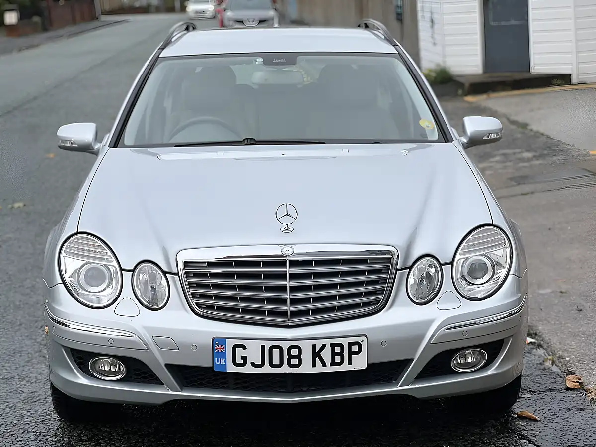 Used 2008 Mercedes-Benz E Class Elegance Bright Silver Metallic - Interior and Exterior details 8