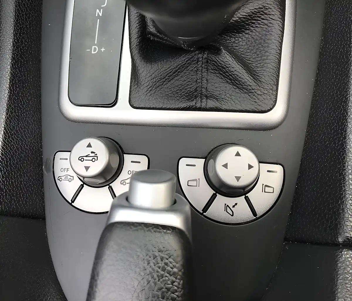 Used 2008 Mercedes-Benz Slk Convertible Black - Interior and Exterior details 11
