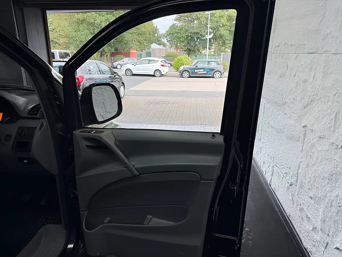 Used 2008 Mercedes-Benz Vito Long Panel Van Lwb Black - Interior and Exterior details 15