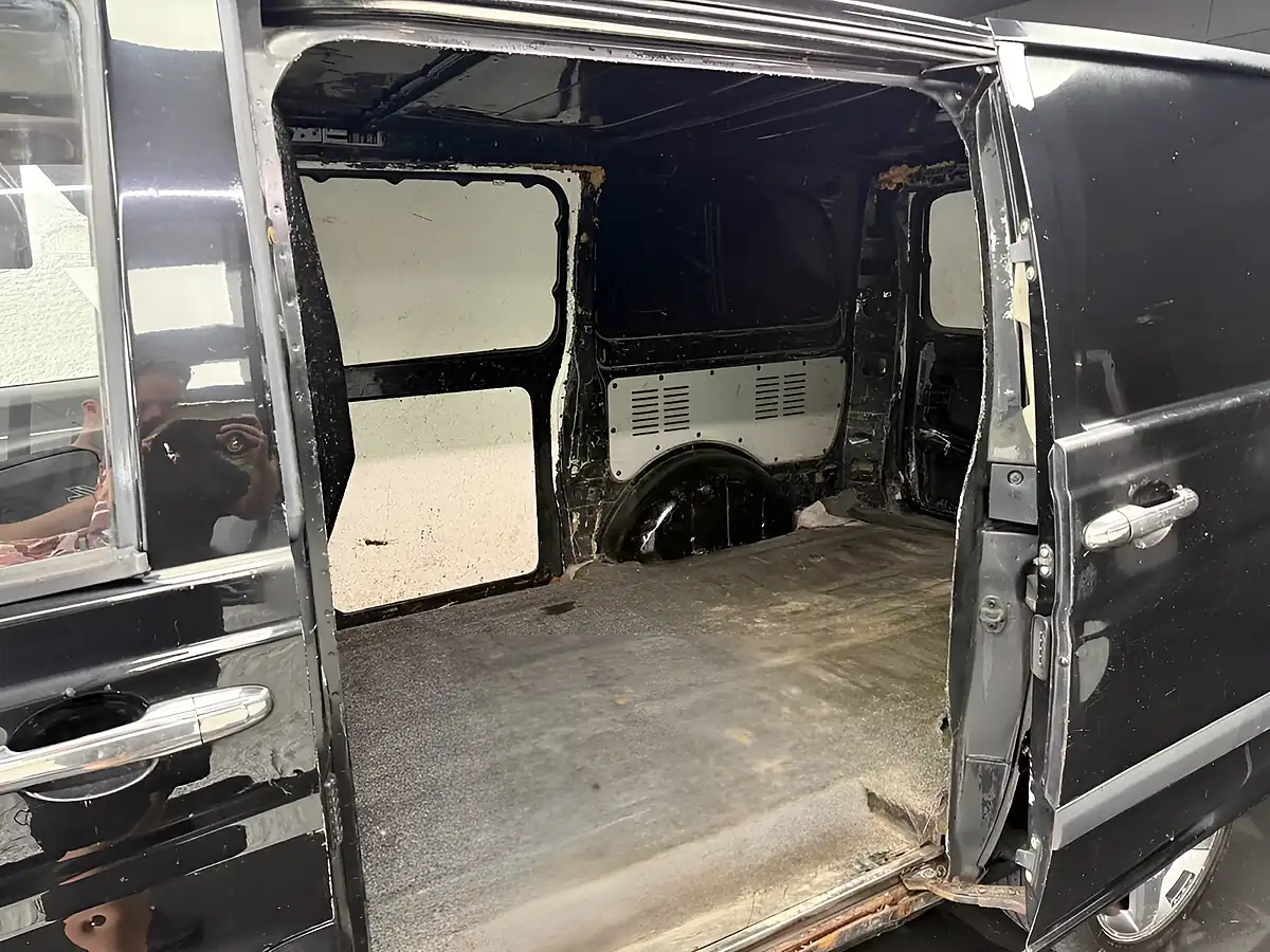 Used 2008 Mercedes-Benz Vito Long Panel Van Lwb Black - Interior and Exterior details 9