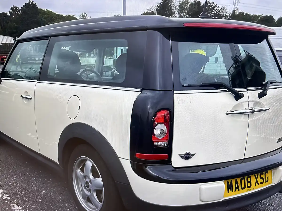 Used 2008 MINI Clubman Cooper (pepper Pack) Pepper White - Interior and Exterior details 4