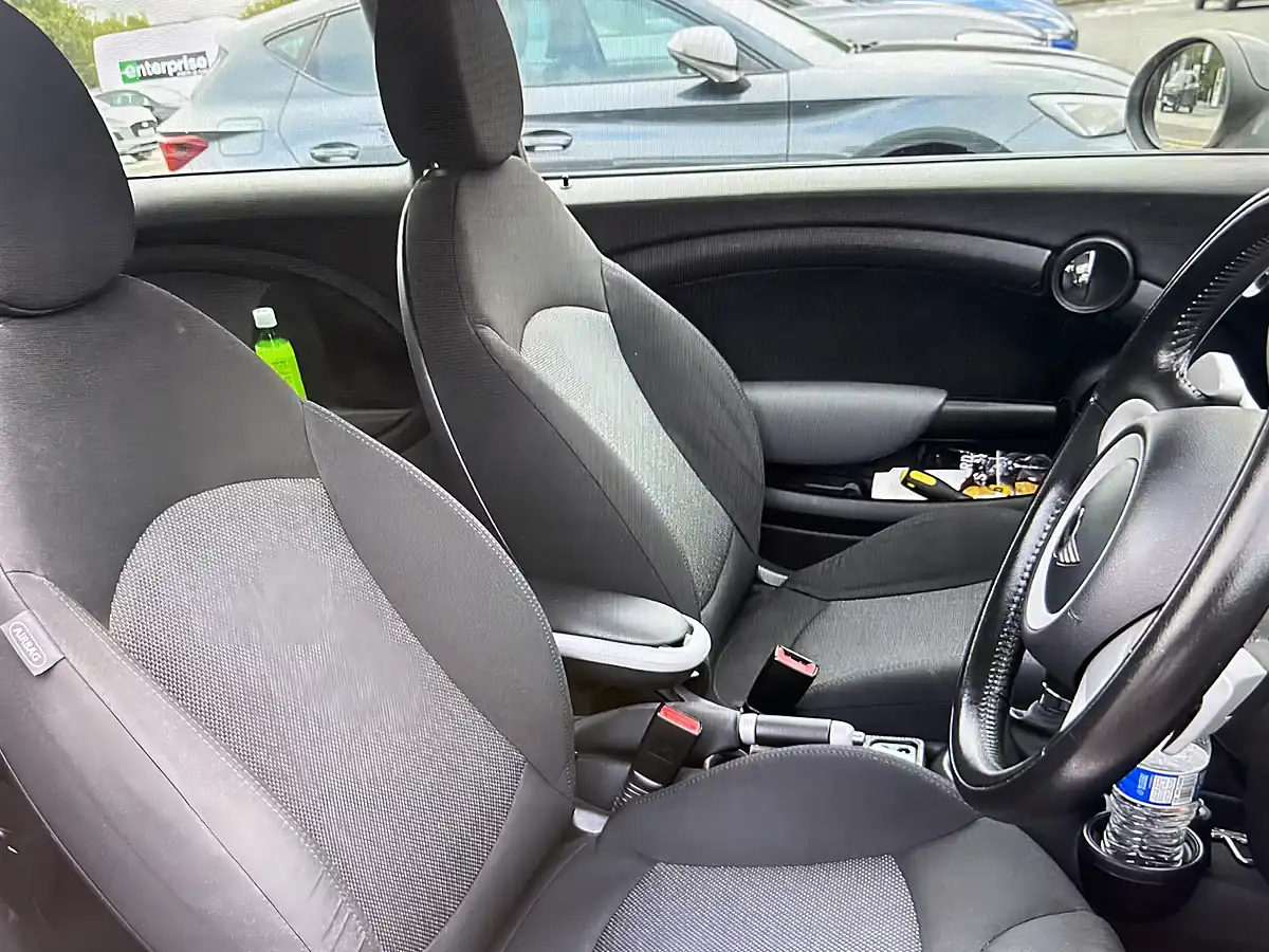 Used 2008 MINI Clubman Cooper (pepper Pack) Pepper White - Interior and Exterior details 6