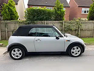 Used 2008 MINI Convertible One Silver - Interior and Exterior details 3