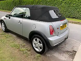 Used 2008 MINI Convertible One Silver - Interior and Exterior details 6
