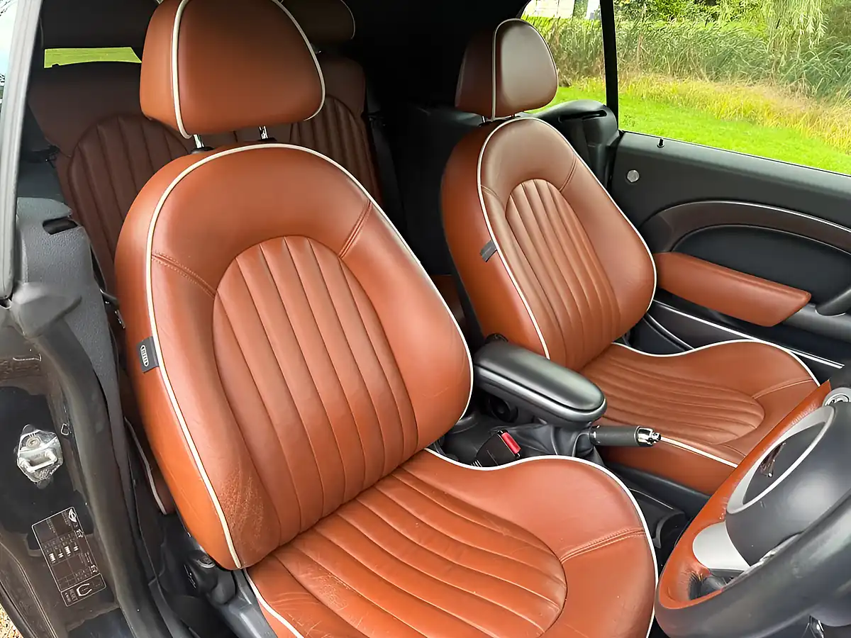 Used 2008 MINI Convertible Sidewalk Black - Interior and Exterior details 17
