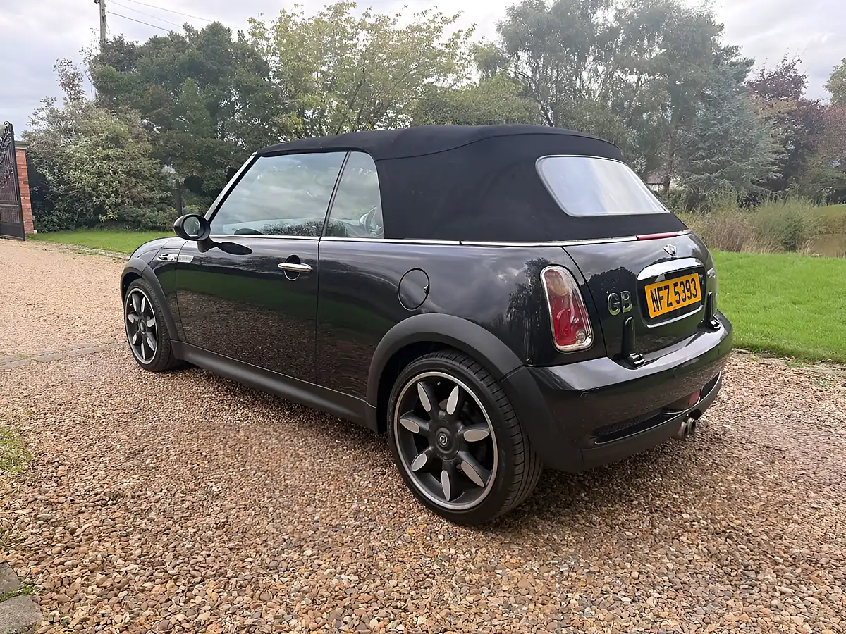 Used 2008 MINI Convertible Sidewalk Black - Interior and Exterior details 4