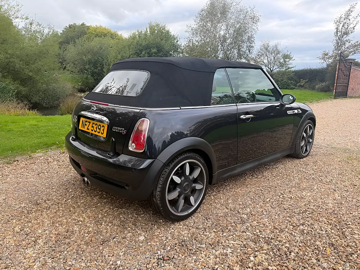 Used 2008 MINI Convertible Sidewalk Black - Interior and Exterior details 6
