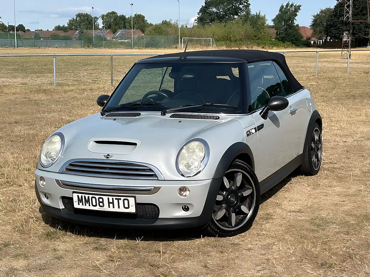 Used 2008 MINI Convertible Sidewalk White Silver - Front View