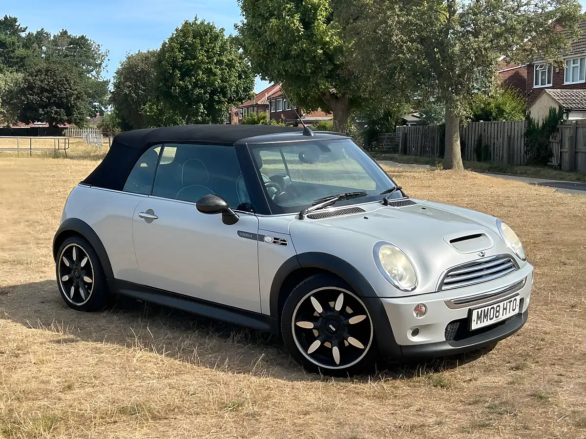 Used 2008 MINI Convertible Sidewalk White Silver - Interior and Exterior details 4