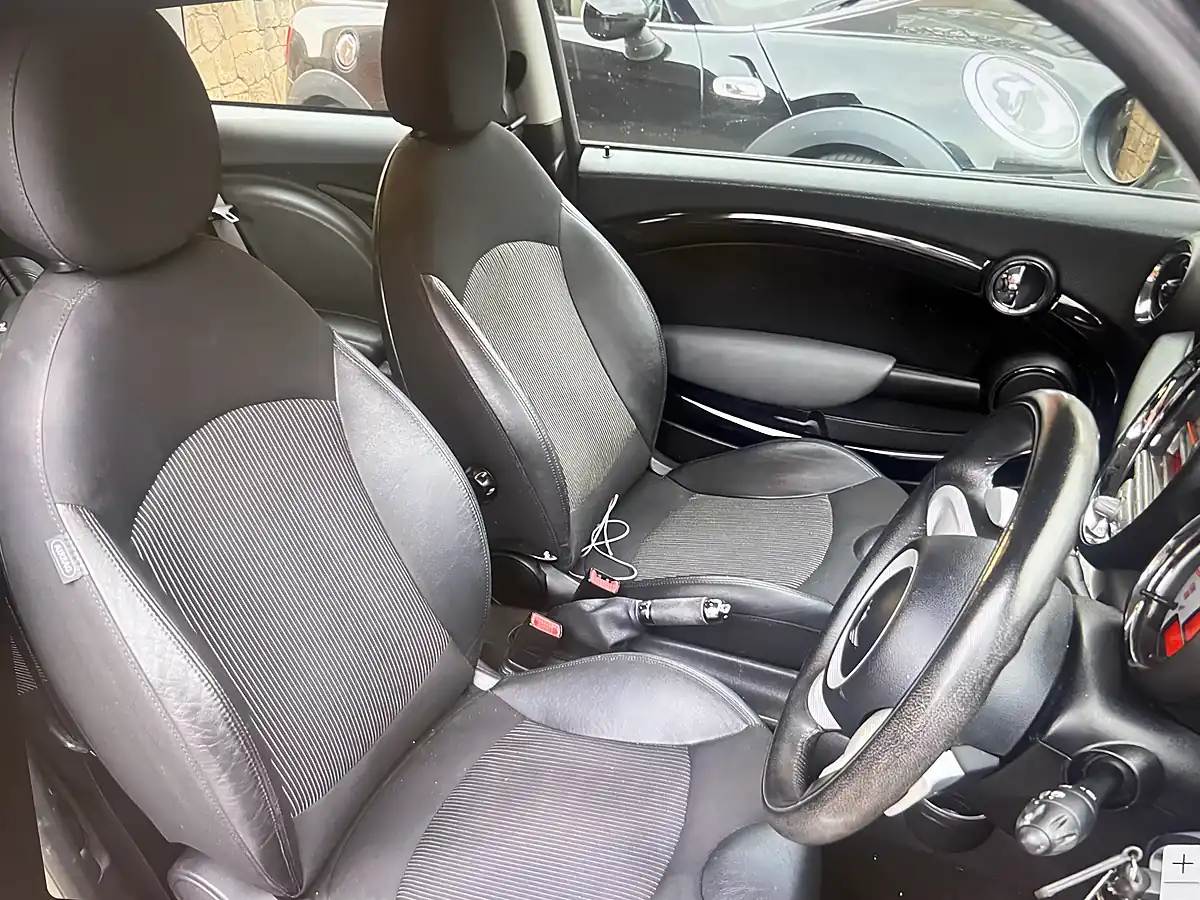 Used 2008 MINI Hatch Cooper (chili Pack) Sparkling Silver Metallic - Interior and Exterior details 7