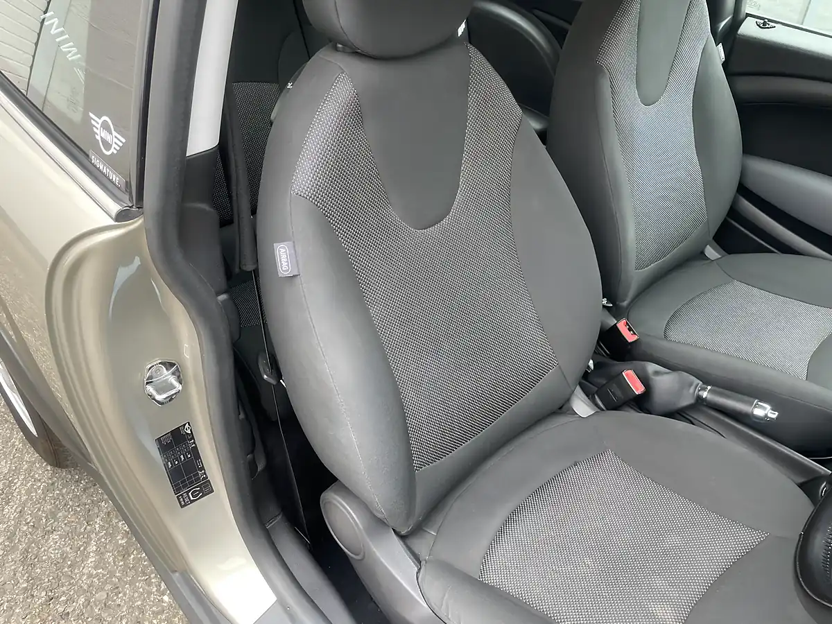 Used 2008 MINI Hatch Cooper (pepper Pack) Sparkling Silver - Interior and Exterior details 10