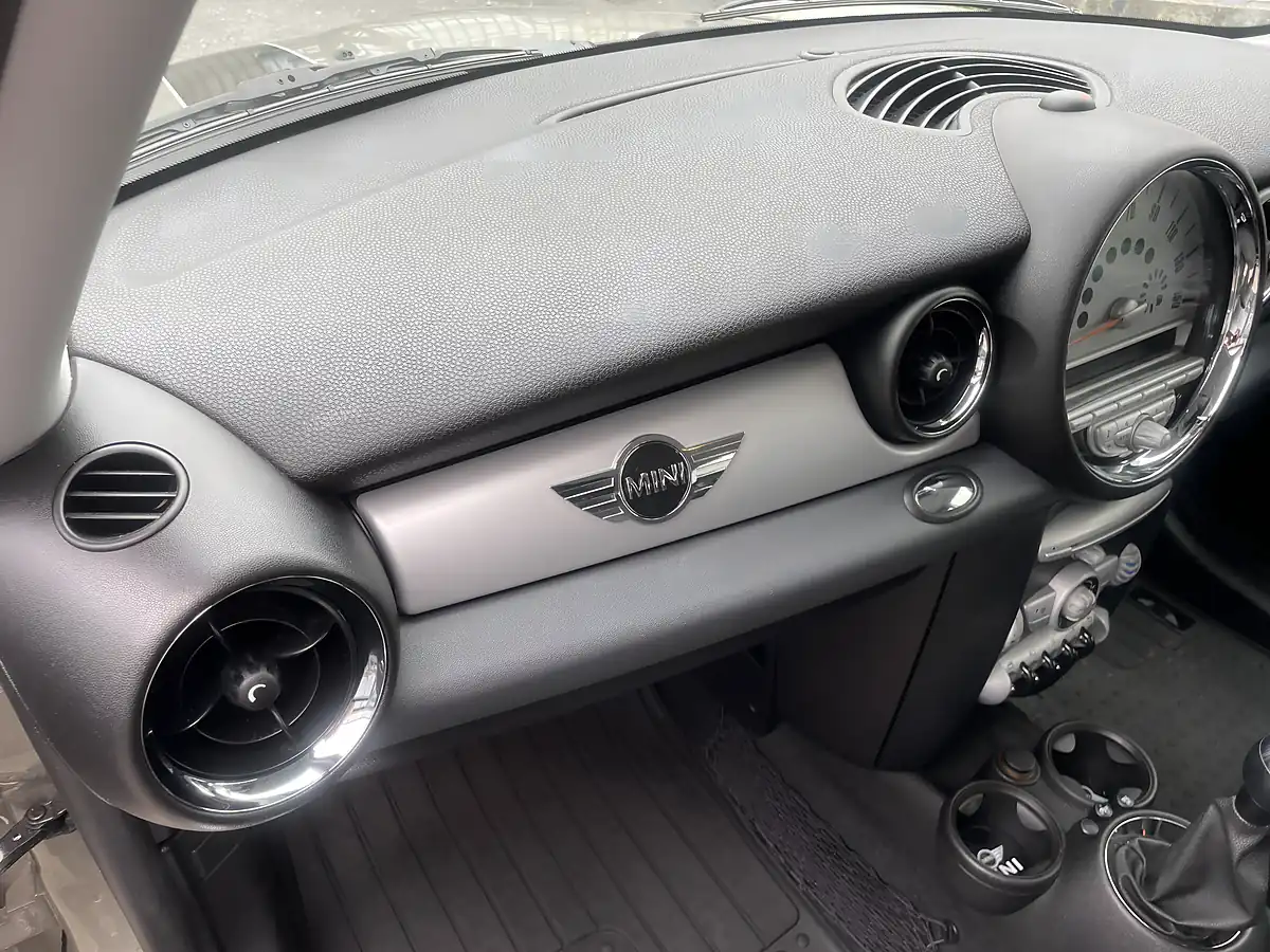 Used 2008 MINI Hatch Cooper (pepper Pack) Sparkling Silver - Interior and Exterior details 11