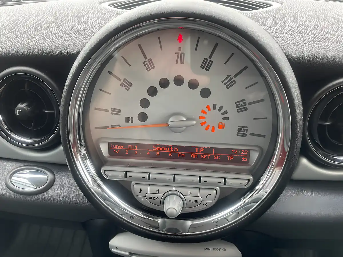 Used 2008 MINI Hatch Cooper (pepper Pack) Sparkling Silver - Interior and Exterior details 13