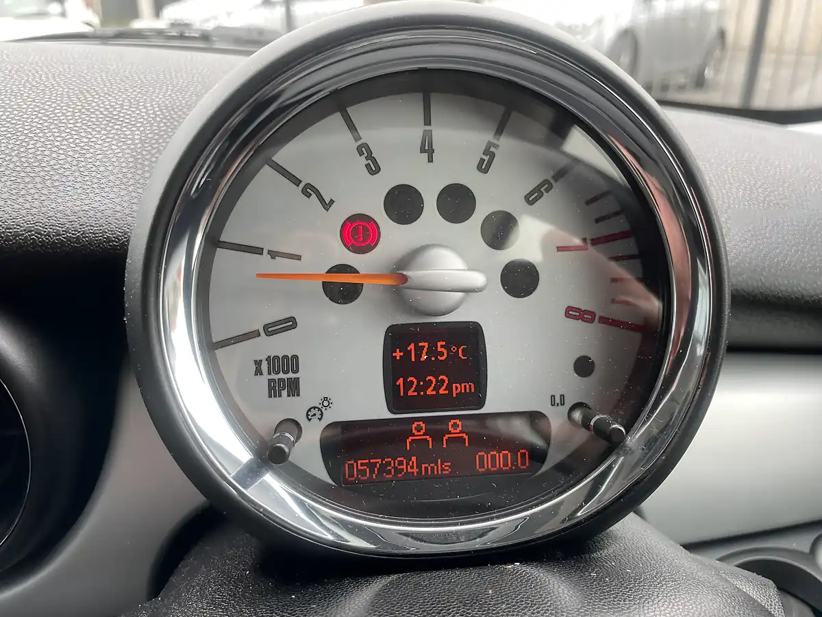 Used 2008 MINI Hatch Cooper (pepper Pack) Sparkling Silver - Interior and Exterior details 16