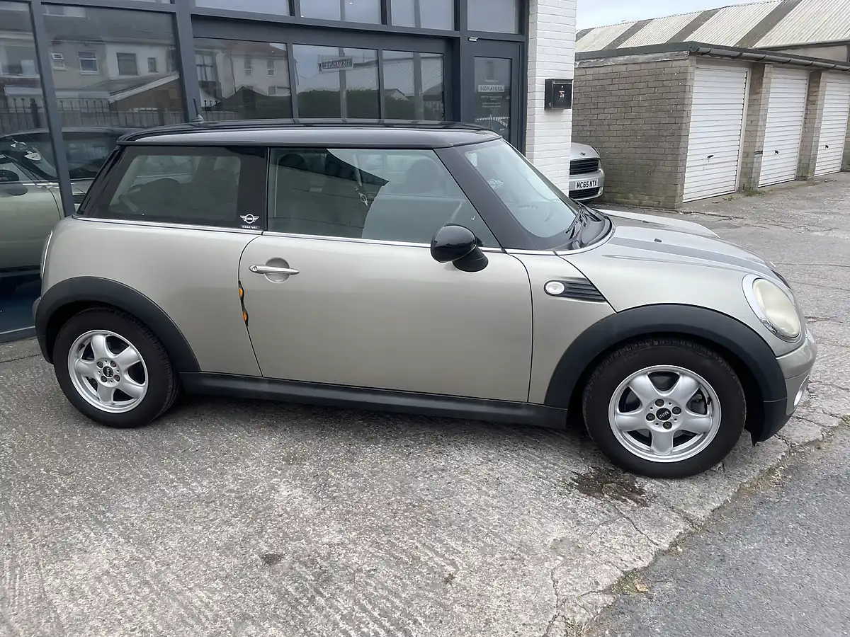Used 2008 MINI Hatch Cooper (pepper Pack) Sparkling Silver - Interior and Exterior details 2