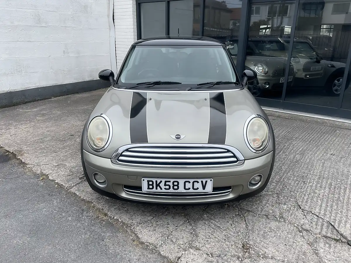 Used 2008 MINI Hatch Cooper (pepper Pack) Sparkling Silver - Interior and Exterior details 3