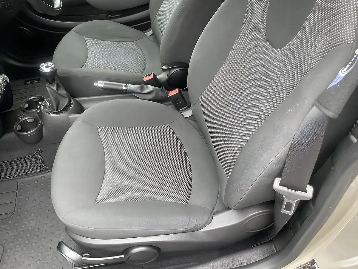 Used 2008 MINI Hatch Cooper (pepper Pack) Sparkling Silver - Interior and Exterior details 8