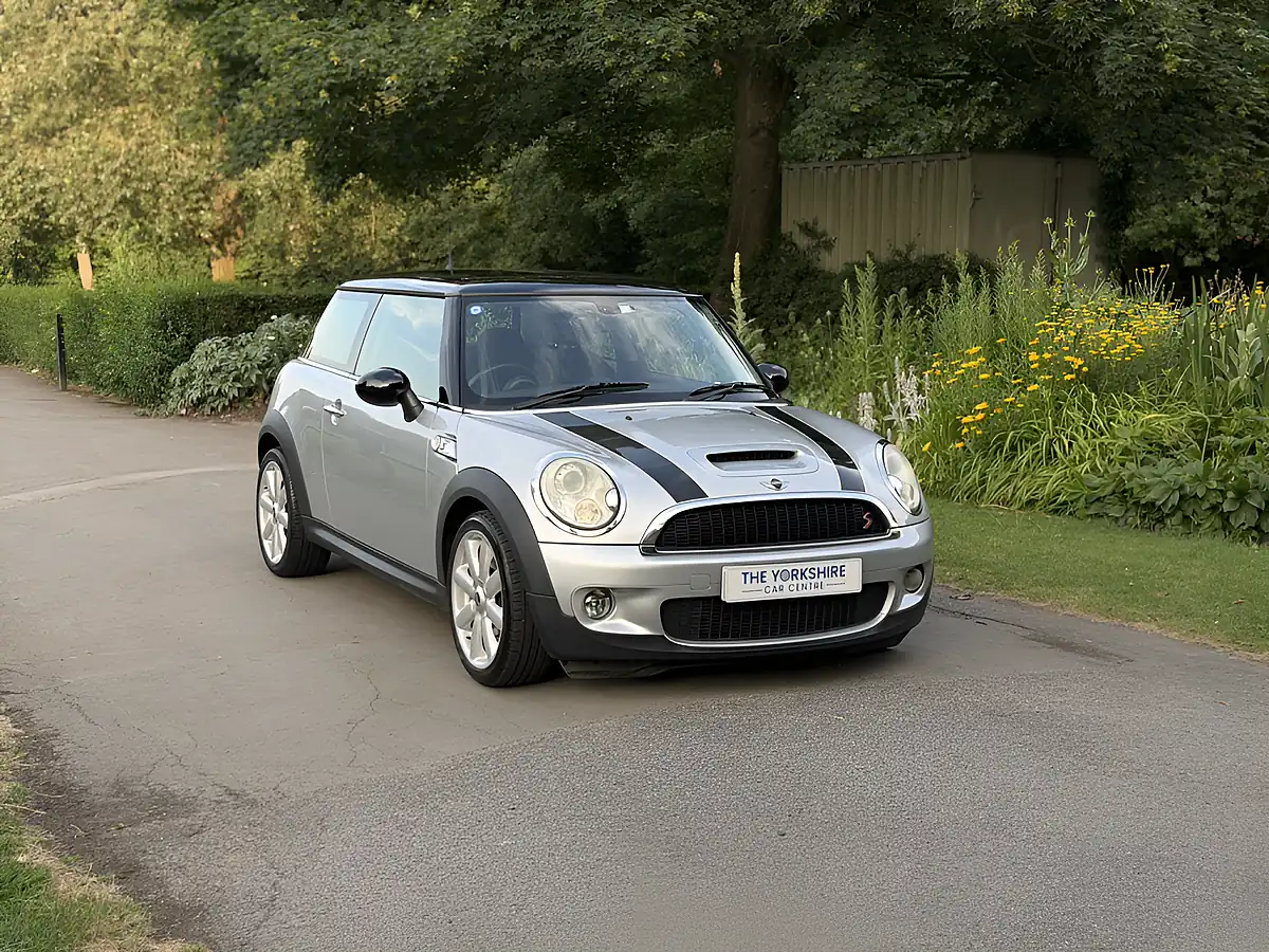 Used 2008 MINI Hatch Cooper S Silver - Front View