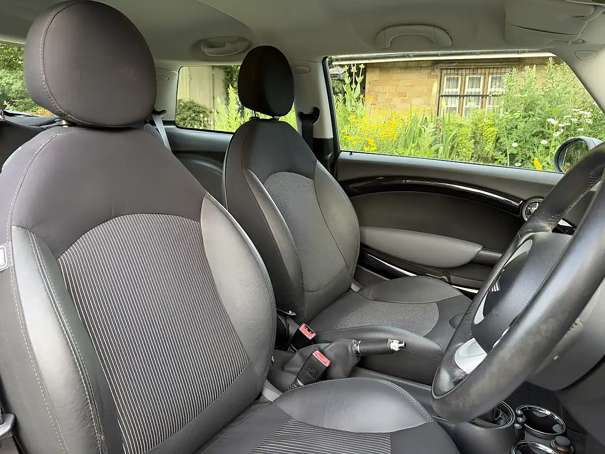 Used 2008 MINI Hatch Cooper S Silver - Interior and Exterior details 13