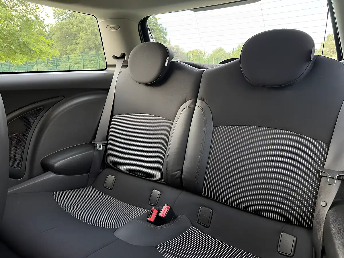 Used 2008 MINI Hatch Cooper S Silver - Interior and Exterior details 14