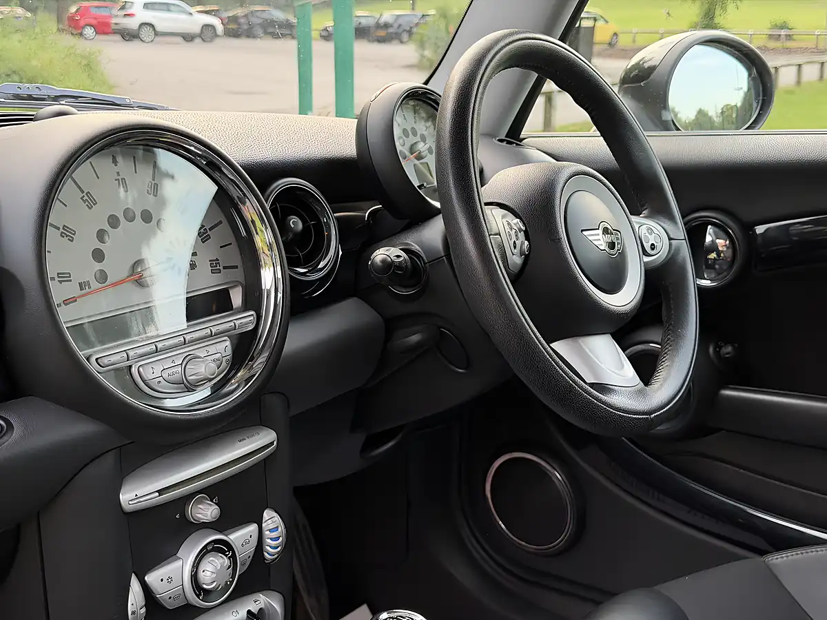 Used 2008 MINI Hatch Cooper S Silver - Interior and Exterior details 15