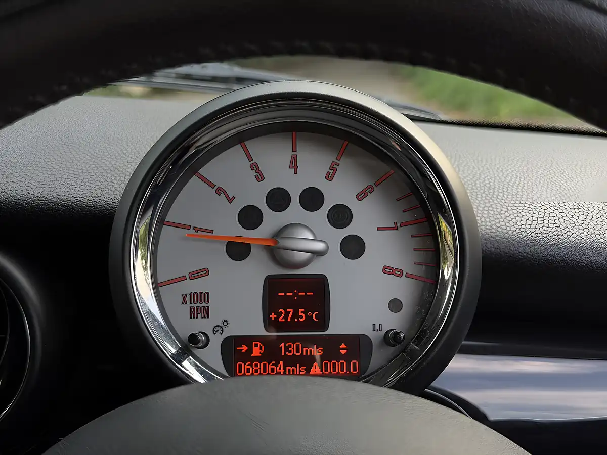 Used 2008 MINI Hatch Cooper S Silver - Interior and Exterior details 16