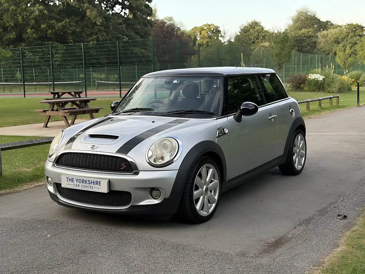Used 2008 MINI Hatch Cooper S Silver - Interior and Exterior details 3