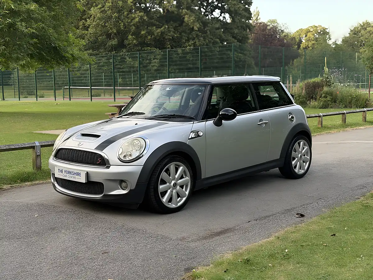 Used 2008 MINI Hatch Cooper S Silver - Interior and Exterior details 4