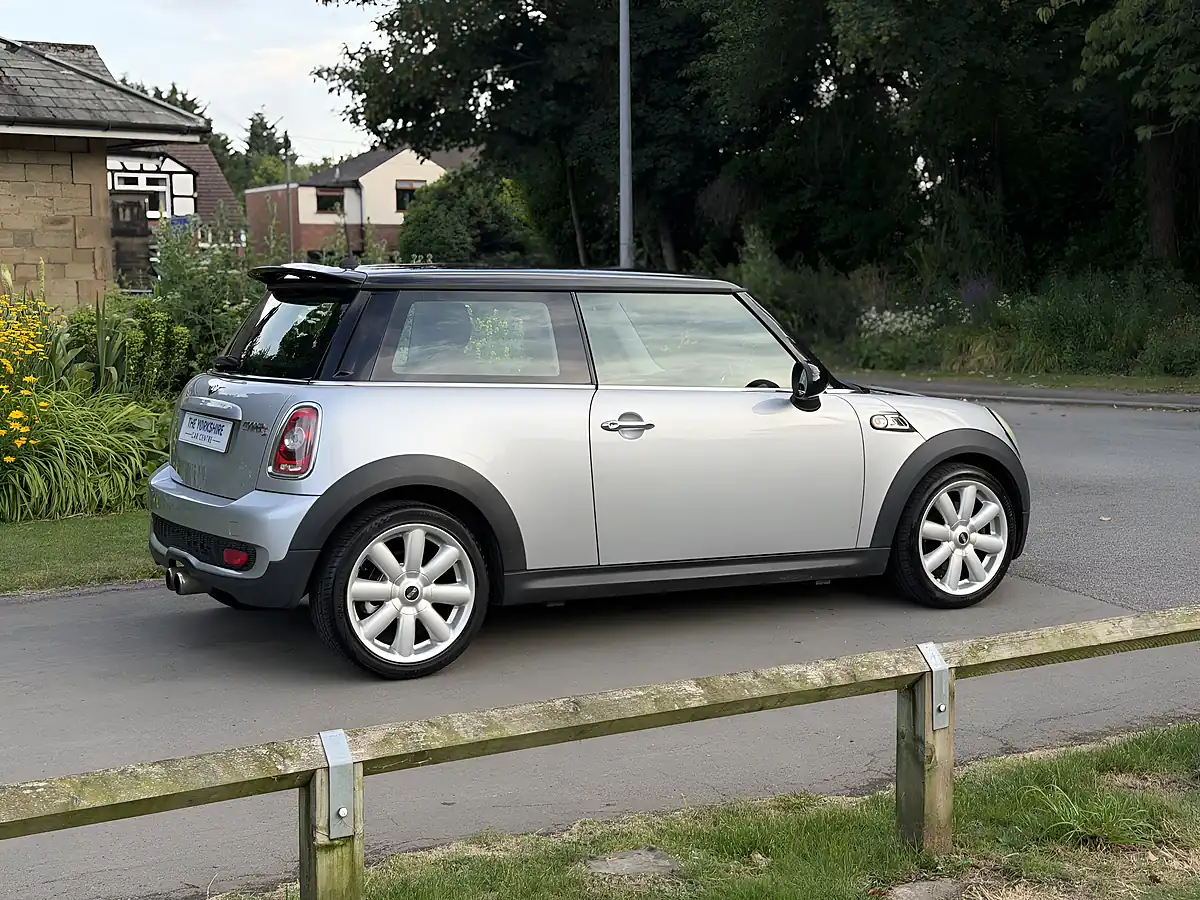 Used 2008 MINI Hatch Cooper S Silver - Interior and Exterior details 7