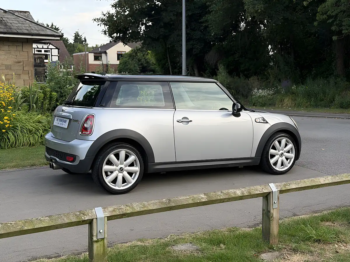 Used 2008 MINI Hatch Cooper S Silver - Interior and Exterior details 8