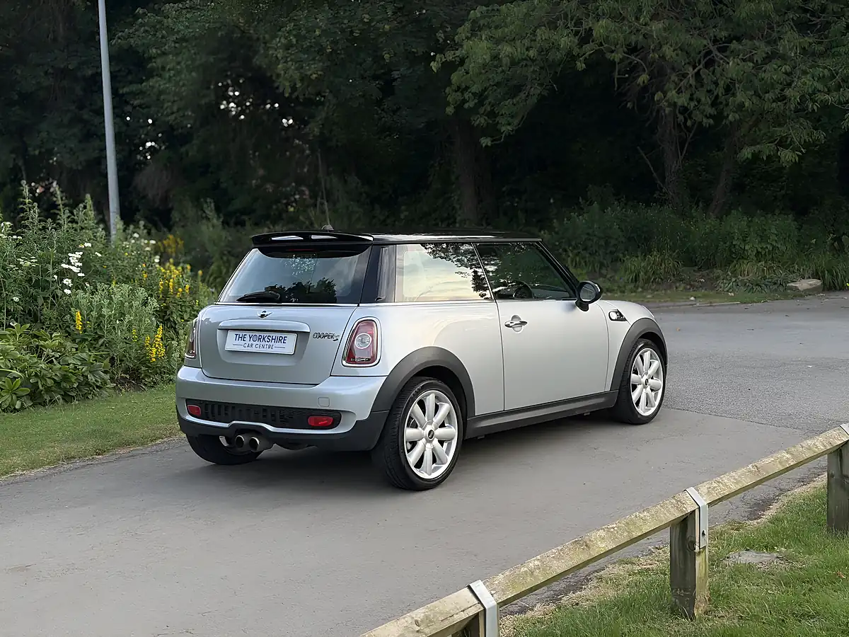 Used 2008 MINI Hatch Cooper S Silver - Interior and Exterior details 9