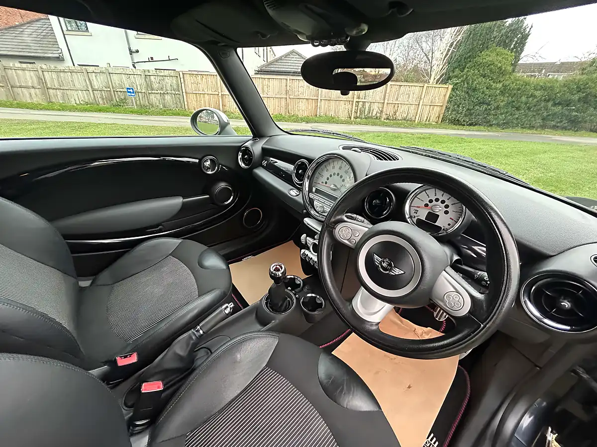Used 2008 MINI Hatch John Cooper Works Astro Black - Interior and Exterior details 15