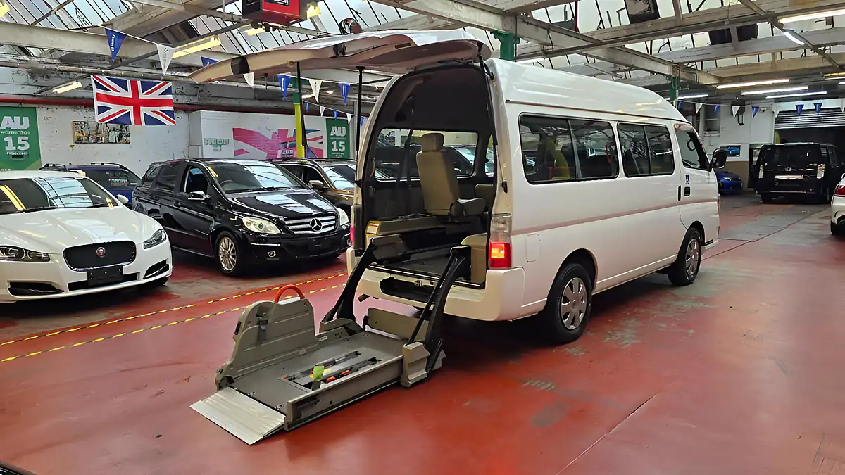 Used 2008 Nissan Elgrand Caravan Twin Mobility Chair Auto Lift White - Front View