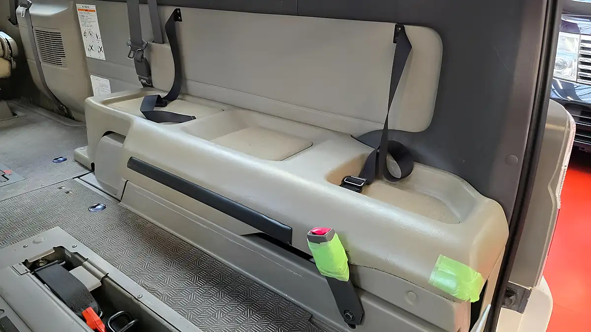 Used 2008 Nissan Elgrand Caravan Twin Mobility Chair Auto Lift White - Interior and Exterior details 14