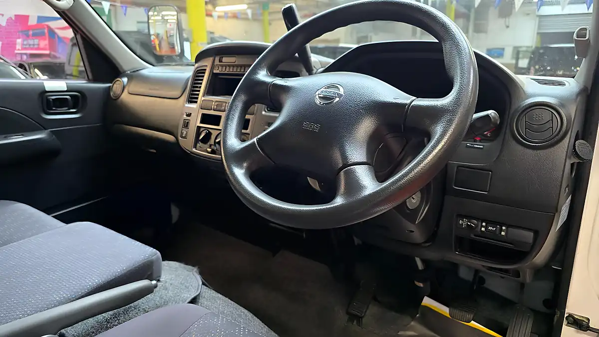 Used 2008 Nissan Elgrand Caravan Twin Mobility Chair Auto Lift White - Interior and Exterior details 5