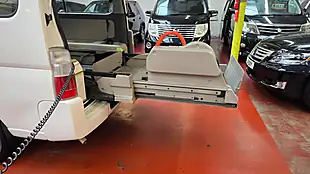 Used 2008 Nissan Elgrand Caravan Twin Mobility Chair Auto Lift White - Interior and Exterior details 7